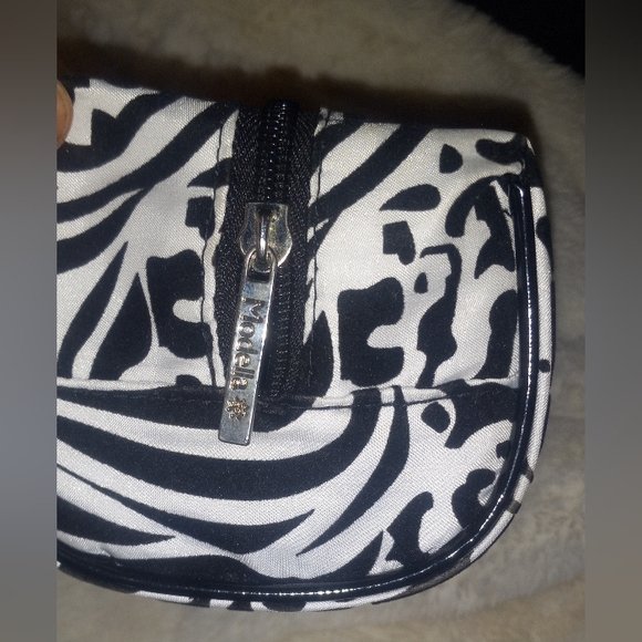 Black & White Animal Print Modella 4 pc Toiletry Zipper Bag Set - Picture 8 of 12